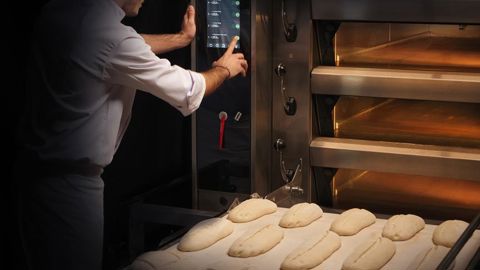 Le boulanger-pâtissier a un lien fort avec ses équipements Bongard. Le boulanger-pâtissier a un lien fort avec ses équipements Bongard.